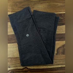 Lululemon Leggings Size 6 dark grey